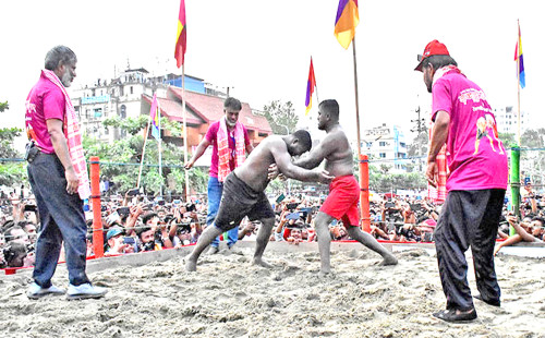 জব্বারের বলীখেলায় চ্যাম্পিয়ন বাঘা শরীফ