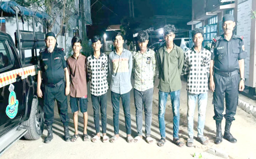 ফেনীতে ডাকাতির প্রস্তুতিকালে কিশোর গ্যাংয়ের ৬ সদস্য গ্রেপ্তার