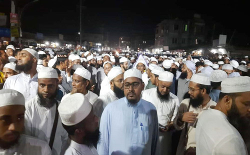 মামুনুল হকের মুক্তির খবরে কাশিমপুর কারা ফটকে সমর্থকদের ভিড়