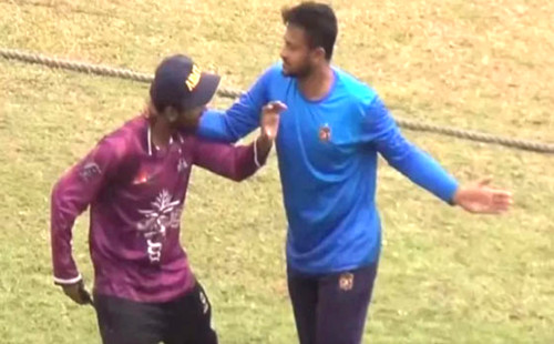 আবারও ভক্তকে মারতে গেলেন সাকিব