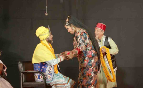 "‘নবাব সিরাজউদ্দৌলা’ পরিবেশনায় সমাপ্ত হলো যাত্রা উৎসব"