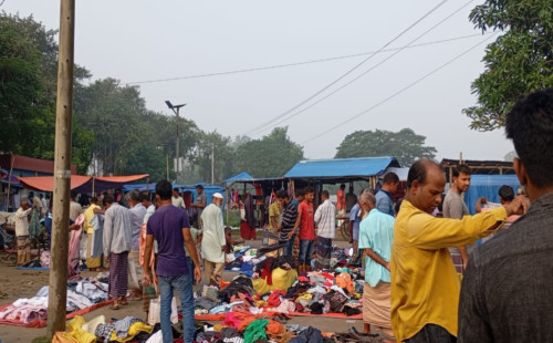 তীব্র শীতে  নতুন ও পুরাতন কাপর বিক্রির ধুম