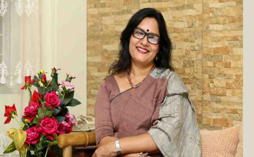 আহত অভিনেত্রী শাহনাজ খুশি ব্যাটারিচালিত রিকশার ধাক্কায়