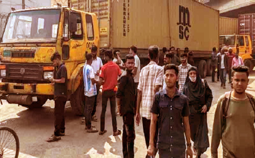 চট্টগ্রামে প্রাইম মুভার চালকদের কর্মবিরতিতে দীর্ঘ যানজট