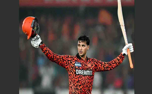 অভিষেক ঝরে ৪৯২ রানের ম্যাচ জিতলো হায়দরাবাদ