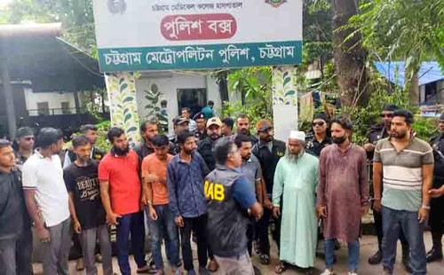 চমেক হাসপাতালে র‌্যাবের অভিযানে ১১ দালাল গ্রেফতার 