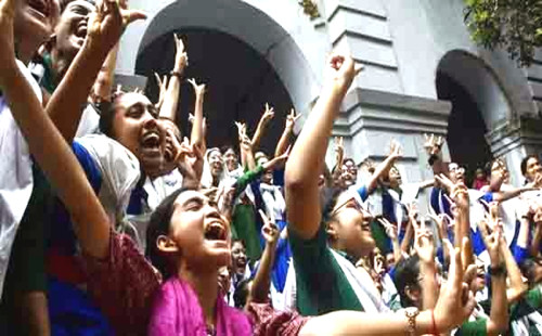 চট্টগ্রামে এসএসসিতে পাসের হার কমে ৭২ দশমিক ৭ শতাংশ, বেড়েছে জিপিএ-৫ 