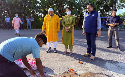রায়পুরায় লাইসেন্সবিহীন ফুড কারখানায় মোবাইল কোর্ট, ২৫ হাজার টাকা জরিমানা