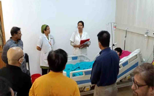 প্রধান উপদেষ্টার দুই প্রতিনিধি বুয়েট শিক্ষার্থী শাদিদের চিকিৎসার খোঁজখবর নিলেন