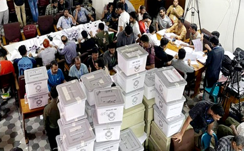 জাকসু নির্বাচনের ভোট গণনা শেষ, ফলাফলের অপেক্ষা