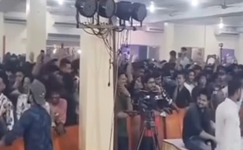 চট্টগ্রাম জিইসি মোড়ে কনসার্টে ‘জয় বাংলা’ স্লোগানকে কেন্দ্র করে সংঘর্ষ ও গুলিবর্ষণ