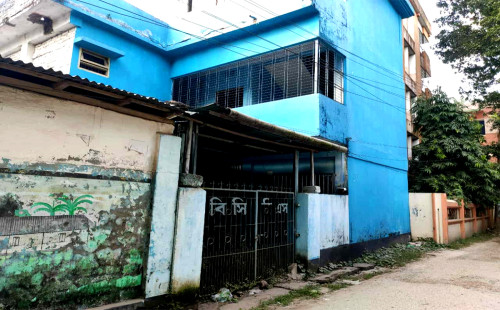 ঠাকুরগাঁও কেমিস্টস্ এন্ড ড্রাগিস্টস্ সমিতির অচলাবস্থা, আগাছা ও ময়লার স্তূপ