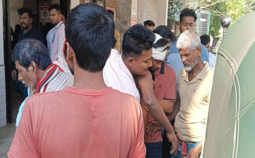 নরসিংদী জজ কোর্টে হাজিরা দিতে এসে রক্তাক্ত ছাত্রদল নেতা