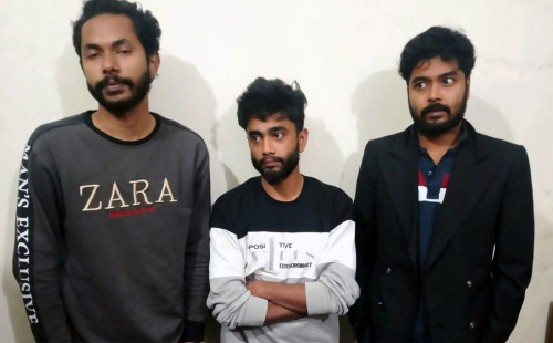 ঠাকুরগাঁওয়ের ভূল্লীতে ১৫ পিস ইয়াবাসহ তিন মাদক ব্যবসায়ী গ্রেফতার