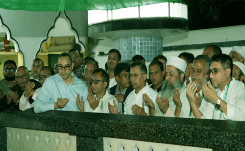 শাহজালালের মাজার জিয়ারত করলেন তারেক রহমান